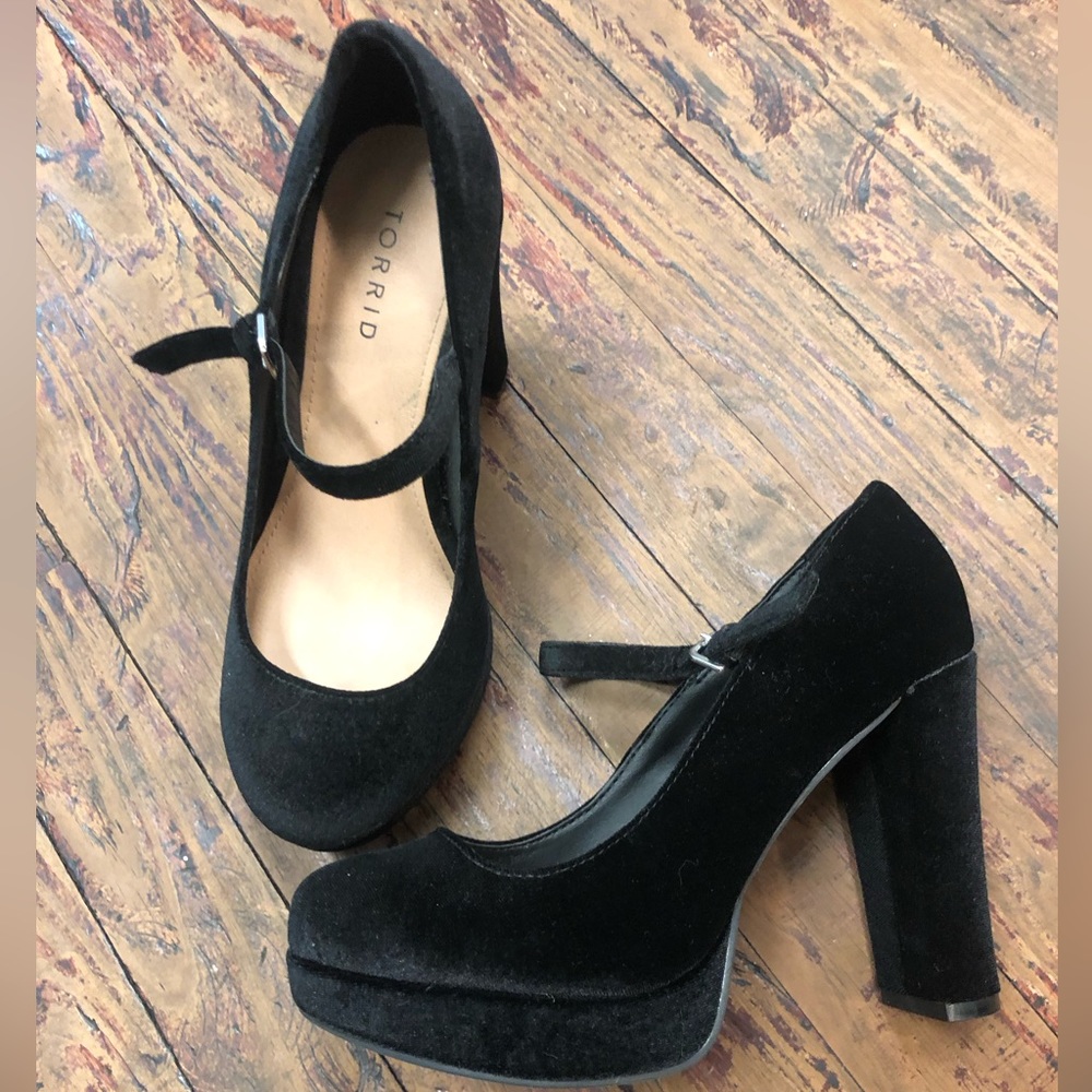 Torrid Women’s Wide 7.5 strapped heel